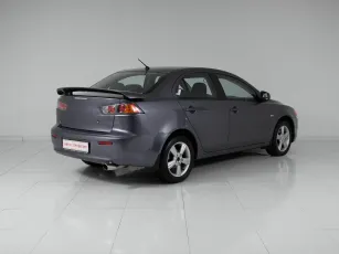 Mitsubishi  4