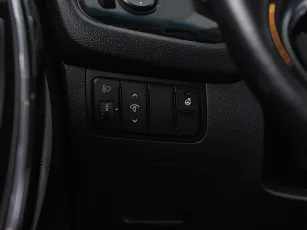 Kia  15