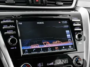 Nissan  11