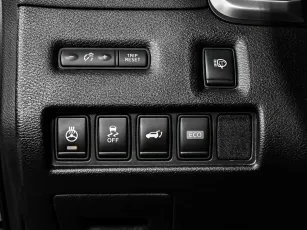 Nissan  15
