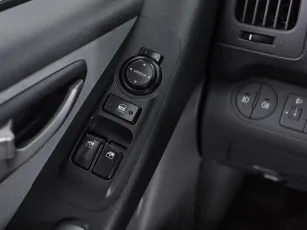 Hyundai  16