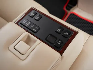 Toyota  12