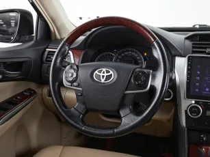 Toyota  16