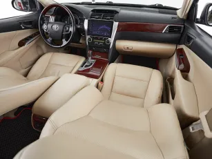 Toyota  9