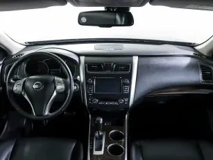 Nissan  10