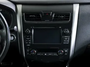 Nissan  12