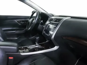 Nissan  8