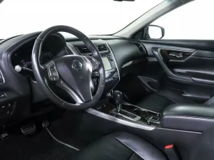 Nissan  9