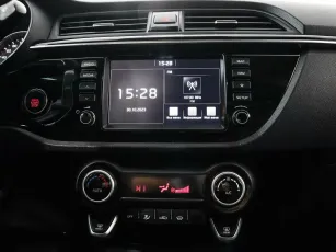 Kia  10