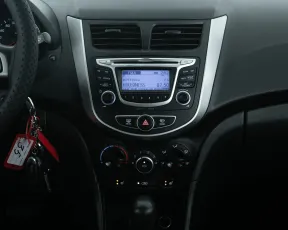 Hyundai  15