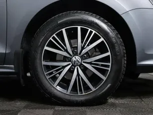 Volkswagen  9
