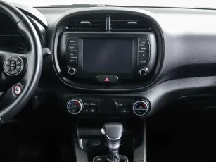 Kia  9