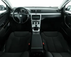 Volkswagen  8
