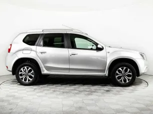 Nissan  4