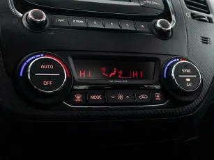 Kia  9