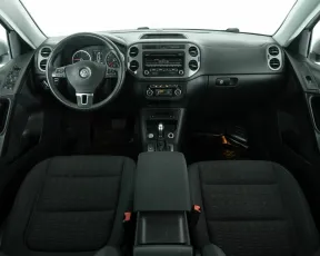 Volkswagen  8