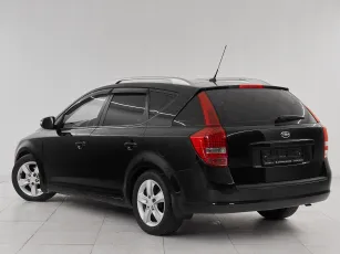 Kia  4