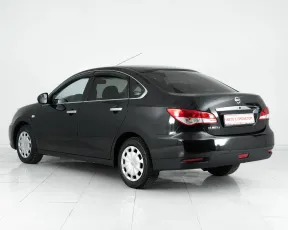 Nissan  5