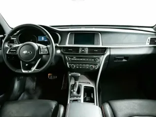 Kia  9