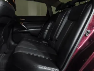 Nissan  16