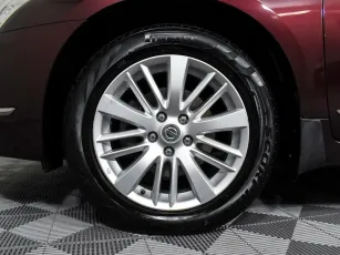 Nissan  8