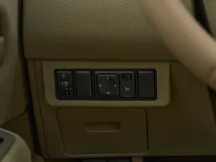 Nissan  12