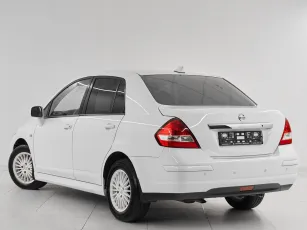 Nissan  4