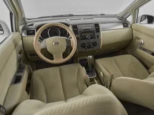 Nissan  7