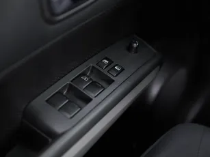 Nissan  17