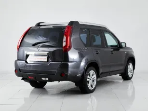 Nissan  4