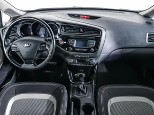 Kia  10