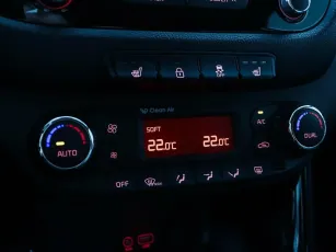 Kia  15