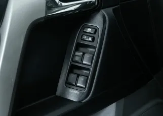 Toyota  12
