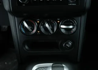 Nissan  16