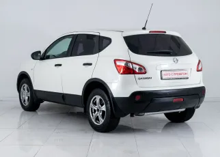 Nissan  5