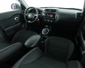 Kia  10