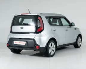 Kia  4