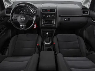 Volkswagen  8
