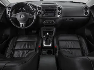 Volkswagen  8