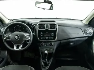 Renault  6