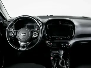 Kia  10