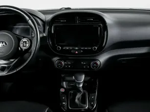 Kia  12