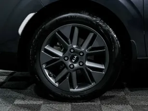 Kia  8