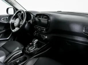 Kia  9