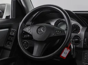 Mercedes-Benz  16