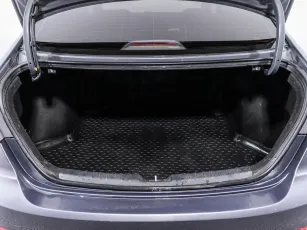 Hyundai  12