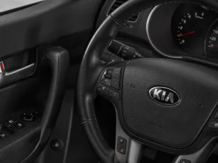Kia  11
