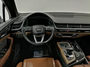 Audi  8