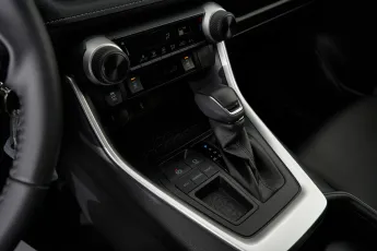 Toyota  17