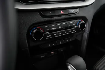 Kia  19